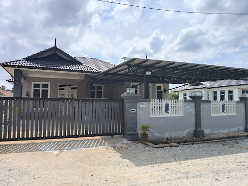 PT 2100, Taman Peringat Putra