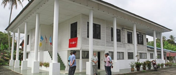 Foto Menakjubkan Kampung Bukit Putih Kuah – Pemandangan Alam & Budaya