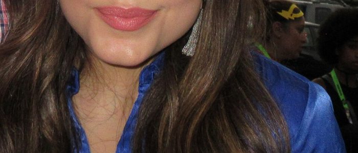 Sarah: Potret Bergaya dengan Gaya Fesyen Moden – Inspirasi Kecantikan & Gaya Hidup