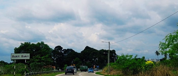 Pemandangan Jalan Bukit Bakri di Batu 8¾, Muar, Johor – Foto Jalan Utama & Lanskap Menarik